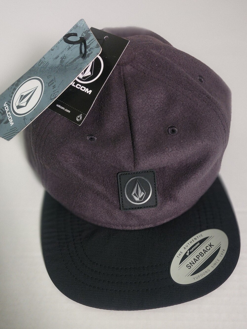 Men's Volcom Grey Plum and Black Velcro Snapback Fleece Ball Cap NWT
